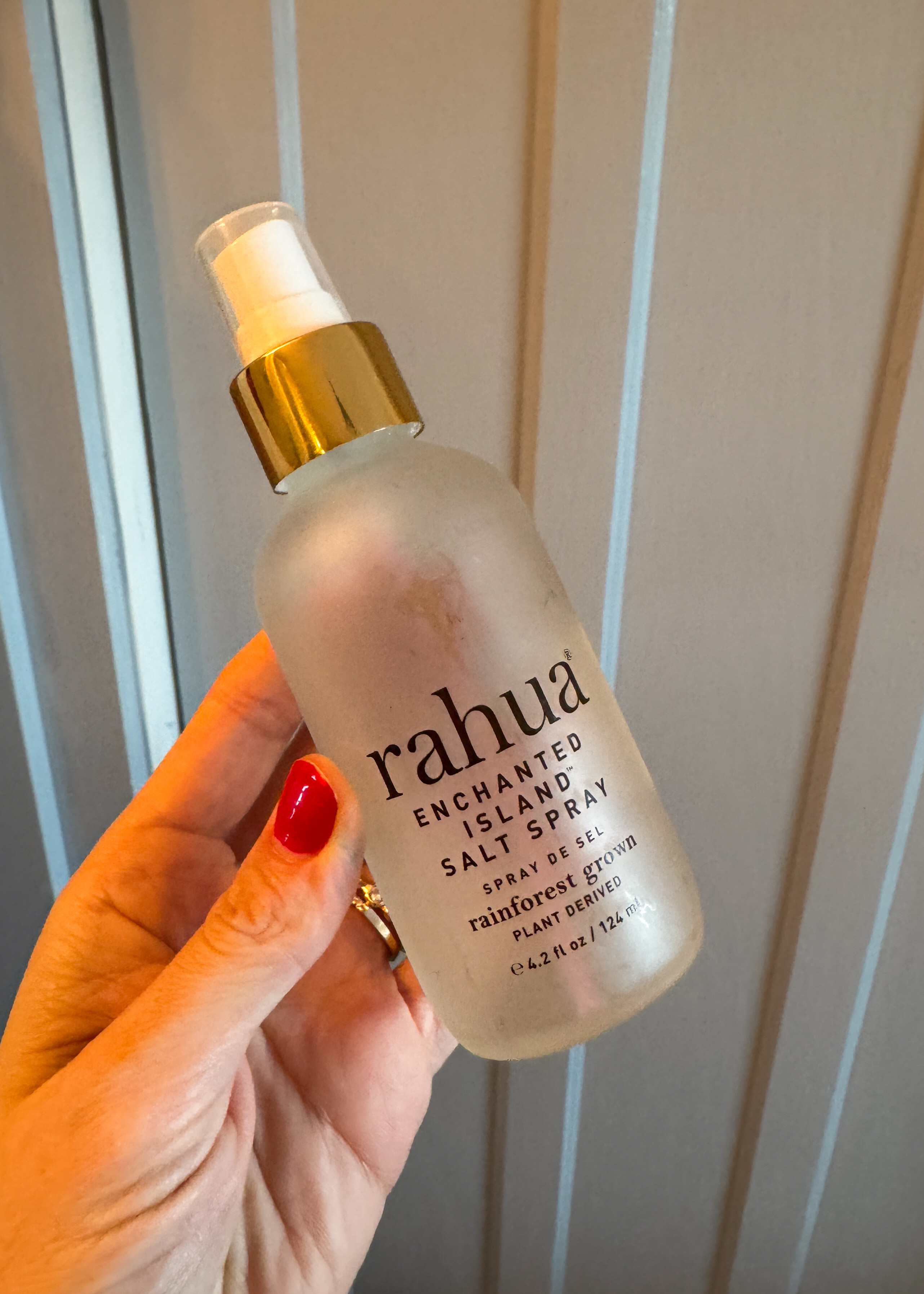 The *best* sea salt spray! Gives your hair a beachy texture but doesn’t make it feel crunchy & it’s clean! It also smells incredible 🩷

#LTKFindsUnder50 #LTKBeauty