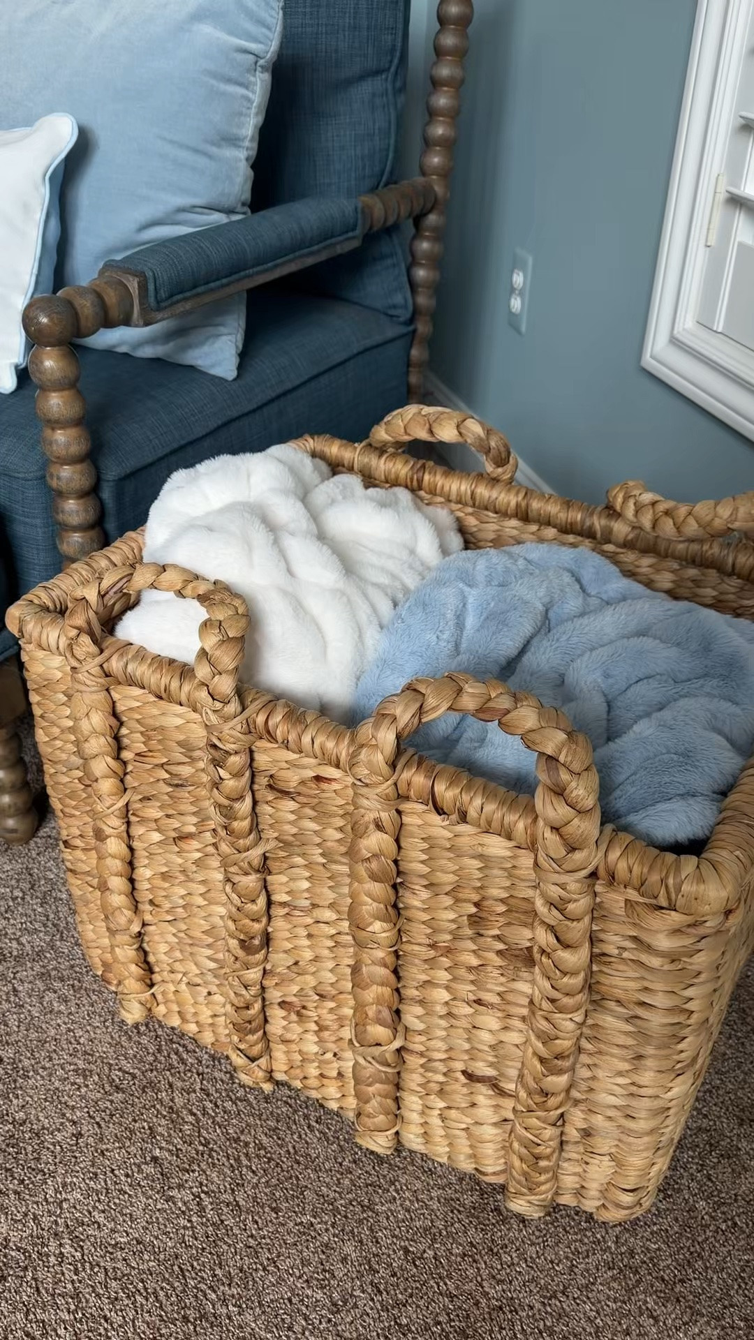Pottery Barn inspired seagrass baskets in a set of three and the price will genuinely surprise you 🤍 Same beautiful natural coastal texture, same classic woven style, same gorgeous look and feel — for so much less than the original. Seagrass baskets are one of those timeless coastal home decor staples that work everywhere and this set is just stunning.

#LTKHome #LTKSaleAlert #LTKU