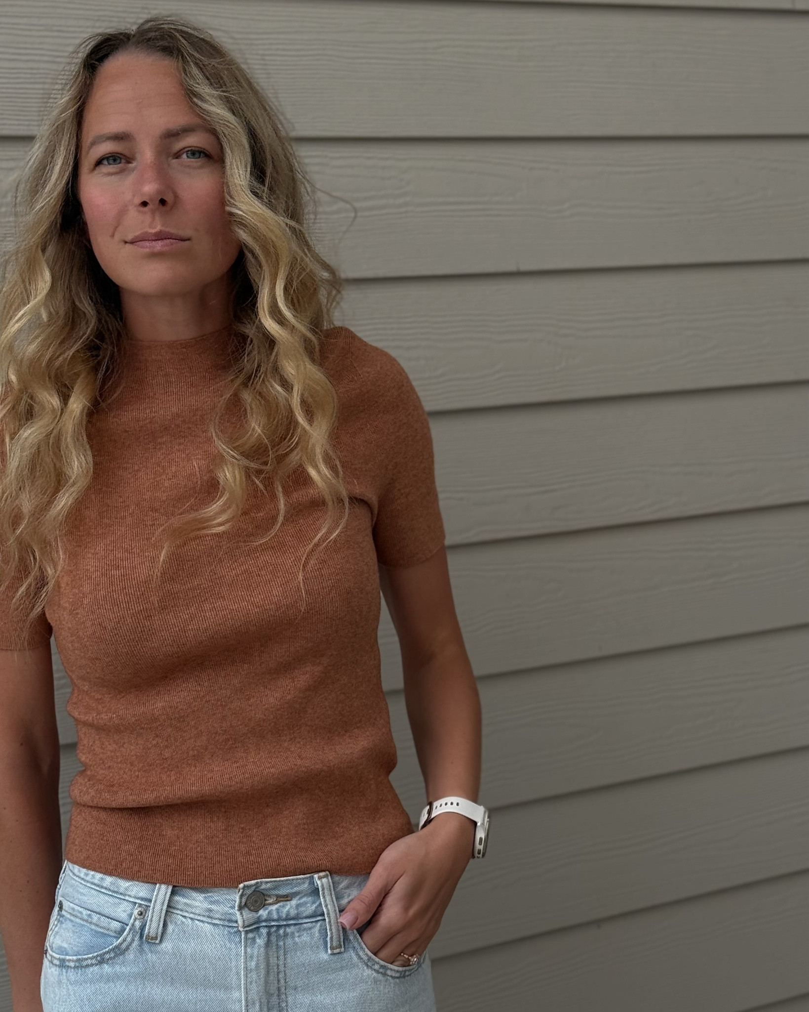 Soft fall tones. Light wash Levi’s jeans paired with a warm caramel knit top and beige sneakers — simple, feminine, and timeless. The kind of outfit that feels effortless yet put together.

#ltkfall #falloutfit #neutralstyle #carameltones #ltkeveryday #casualoutfit #denimstyle #fallfashion #minimaloutfit #ltkfashion #everydaylook #classicstyle #cozystyle

#LTKSeasonal #LTKStyleTip #LTKFindsUnder100