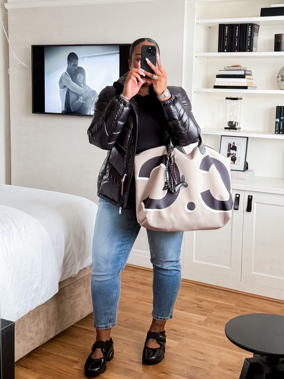 A nice casual outfit for a day of running errands!

MONCLER jacket / puffer jacket / LONGCHAMP / relaxed skinny jeans / relaxed jeans / Nike trainers / Nike rift

#LTKuk #LTKmidsize #LTKjeans