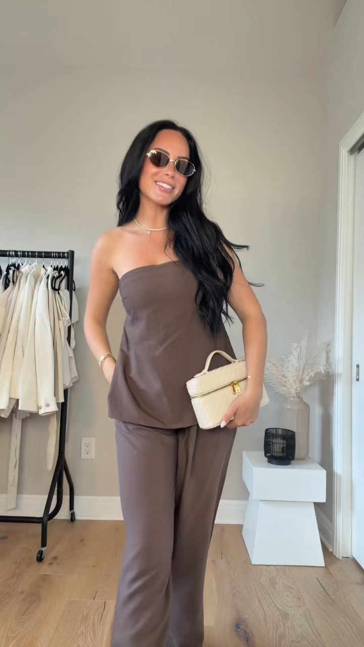 So chic & comfy 🤎 I need this set in every color!!! I will have my outfit linked on my LTK.

My sizing 5’7, 145lbs, 32dd
I’m wearing a size small top, size 27 curve love pants

@abercrombie