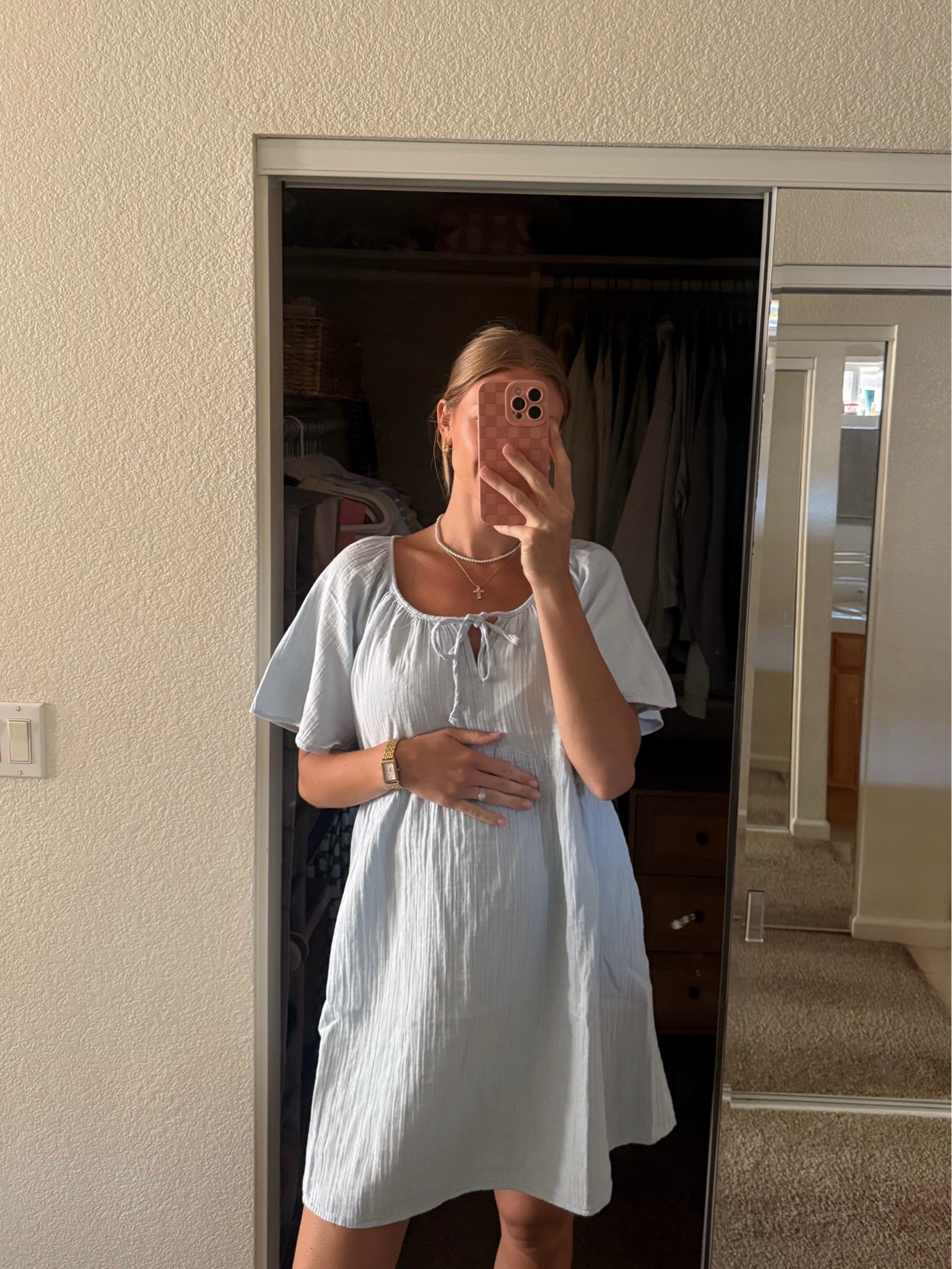 A cute flowy summer dress perfect for the bump! Got my true size :)