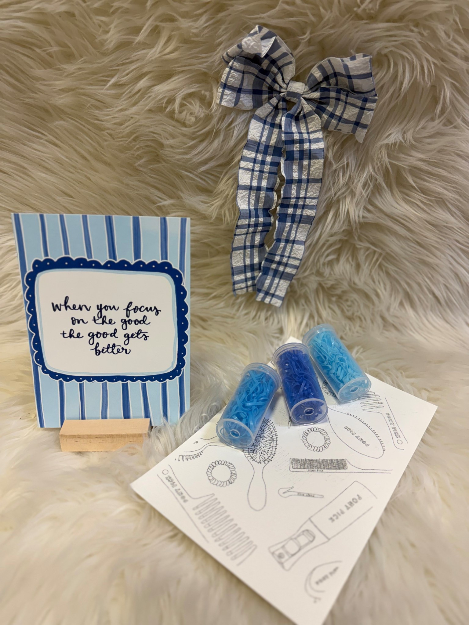   Between messy buns, ponytails, and toddler hair duty…this little tool is a lifesaver. The PONYPICK Hair Elastic Remover removes elastics pain-free with zero pulling or damage. One of those “why didn’t I have this sooner?” finds. 💁‍♀️  #ponypick @theponypick 

#LTKActive #LTKKids #LTKmomlife