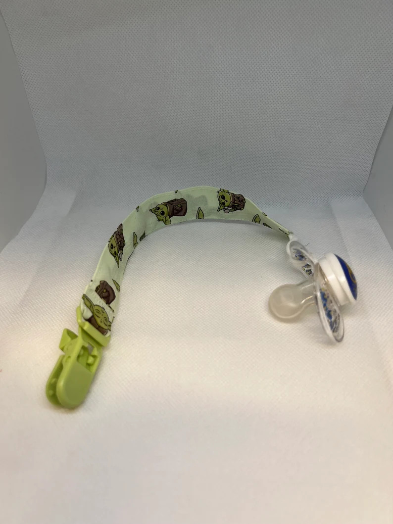 Yoda Pacifier Clip - Etsy | Etsy (US)