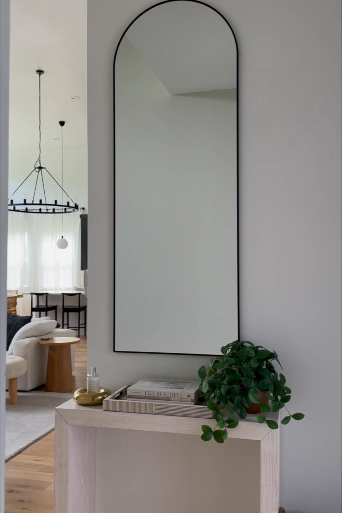 SHOP MY ENTRYWAY! 

#LTKFindsUnder100 #LTKStyleTip #LTKHome