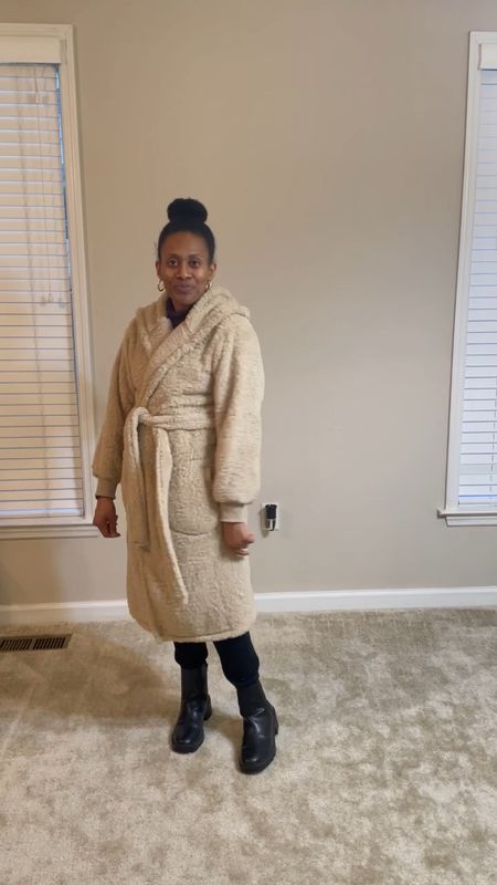 Showing you all the cute details of this Sherpa robe from Pottery Barn. It comes in three colors: Camel, Ivory and Grey. Camel is the only color that’s on sale!! I’m wearing a size S/M. My arms are a long so I would size up but I like that it fits closely to me. ☺️🤎

•Follow for more daily styles!!•

#robe #bath #potterybarn #neutral #sherpa #competition

#LTKSale #LTKFind #LTKhome