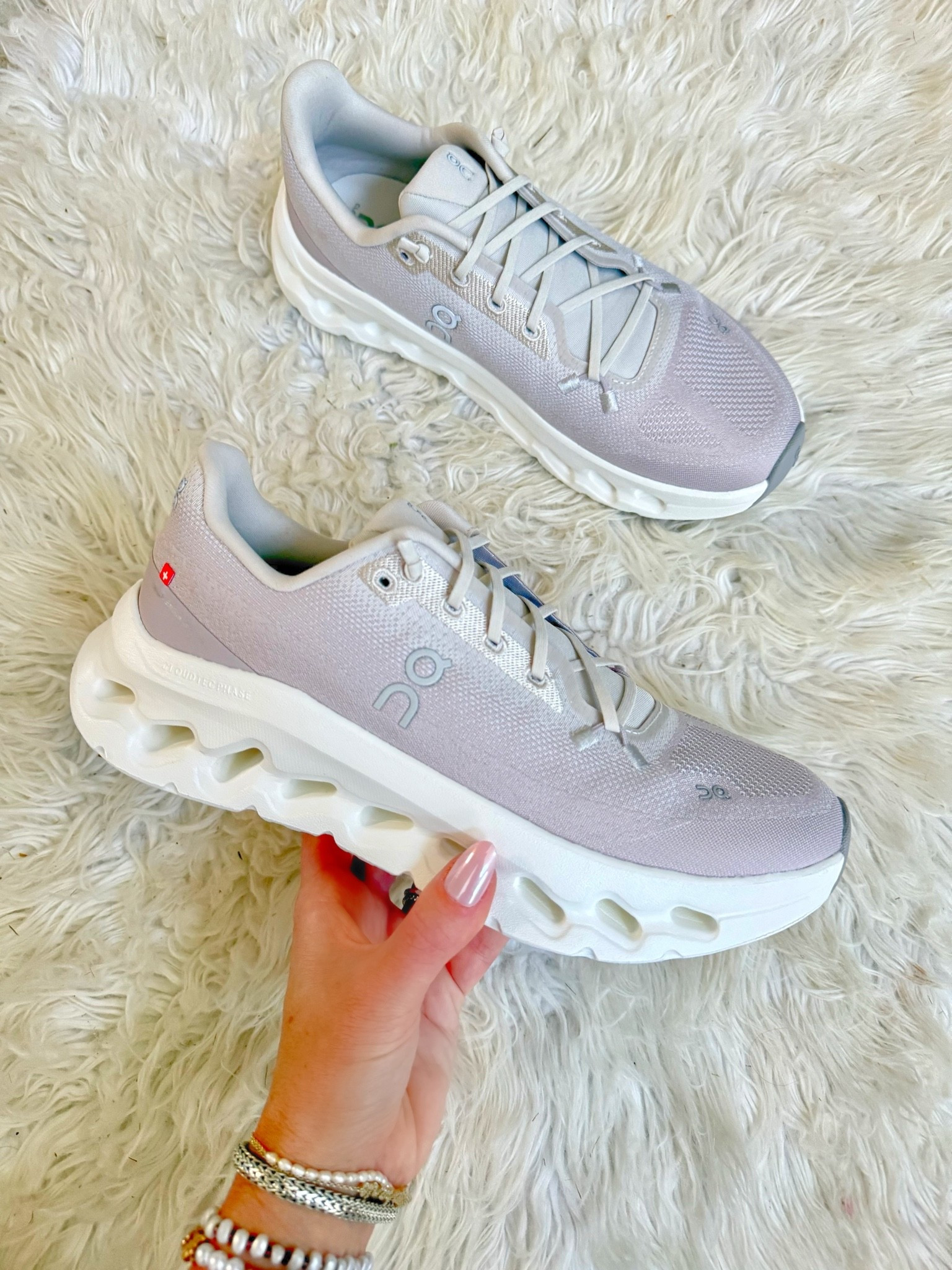 On Cloud sneakers

#LTKSaleAlert #LTKActive #LTKfitnessgoals