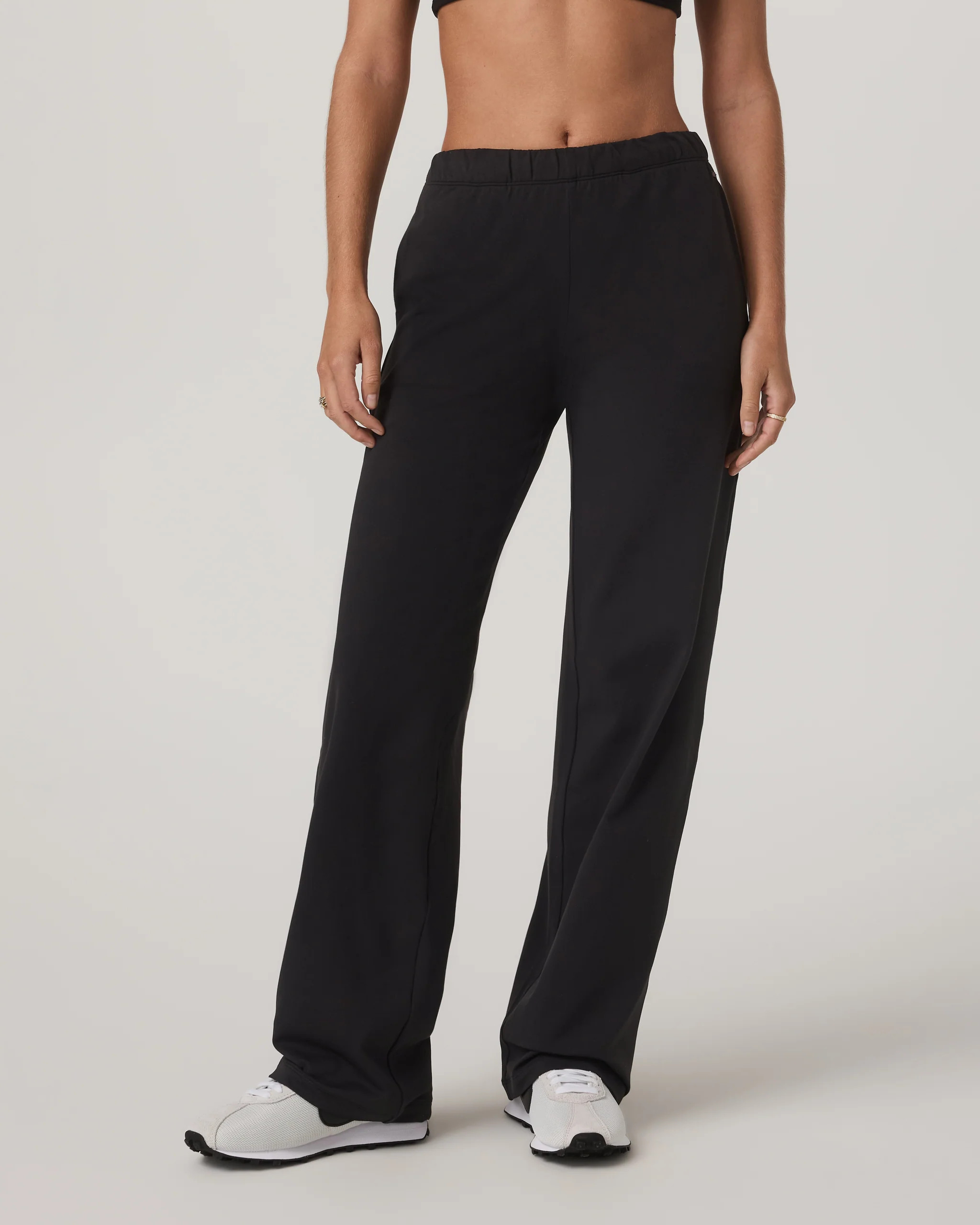 Halo Straight Leg Pant | Women's Solid Black Pants | Vuori | Vuori Clothing (US & Canada)