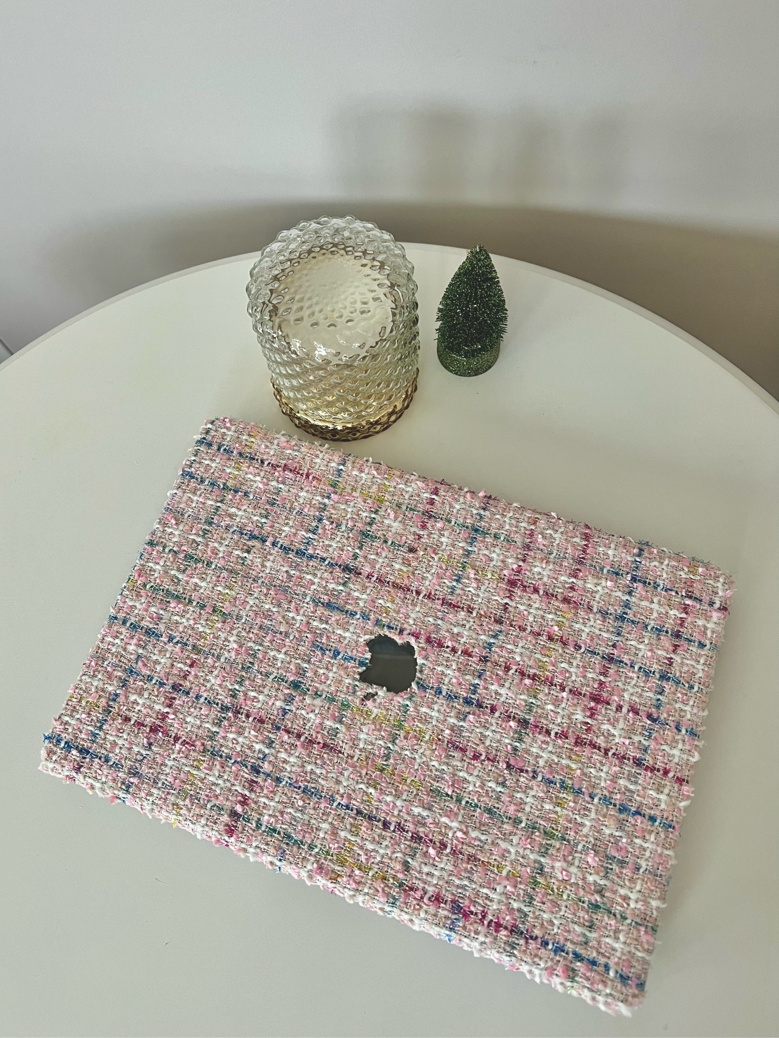 tweed macbook cover 🤍

#LTKstyletip #LTKworkwear #LTKfindsunder50