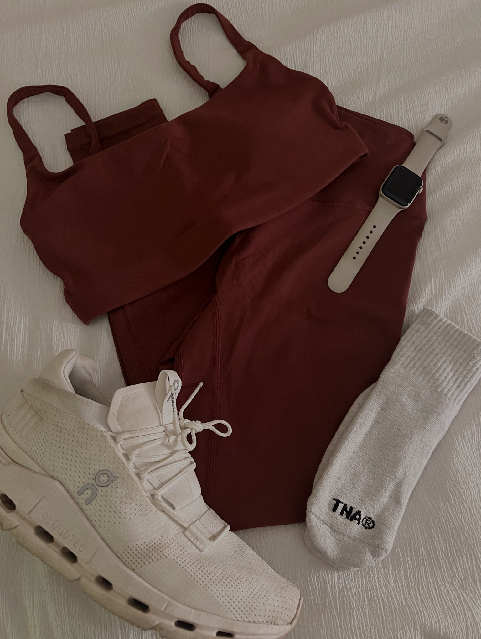 comfy gym fits>> 
size small in top + bottom 