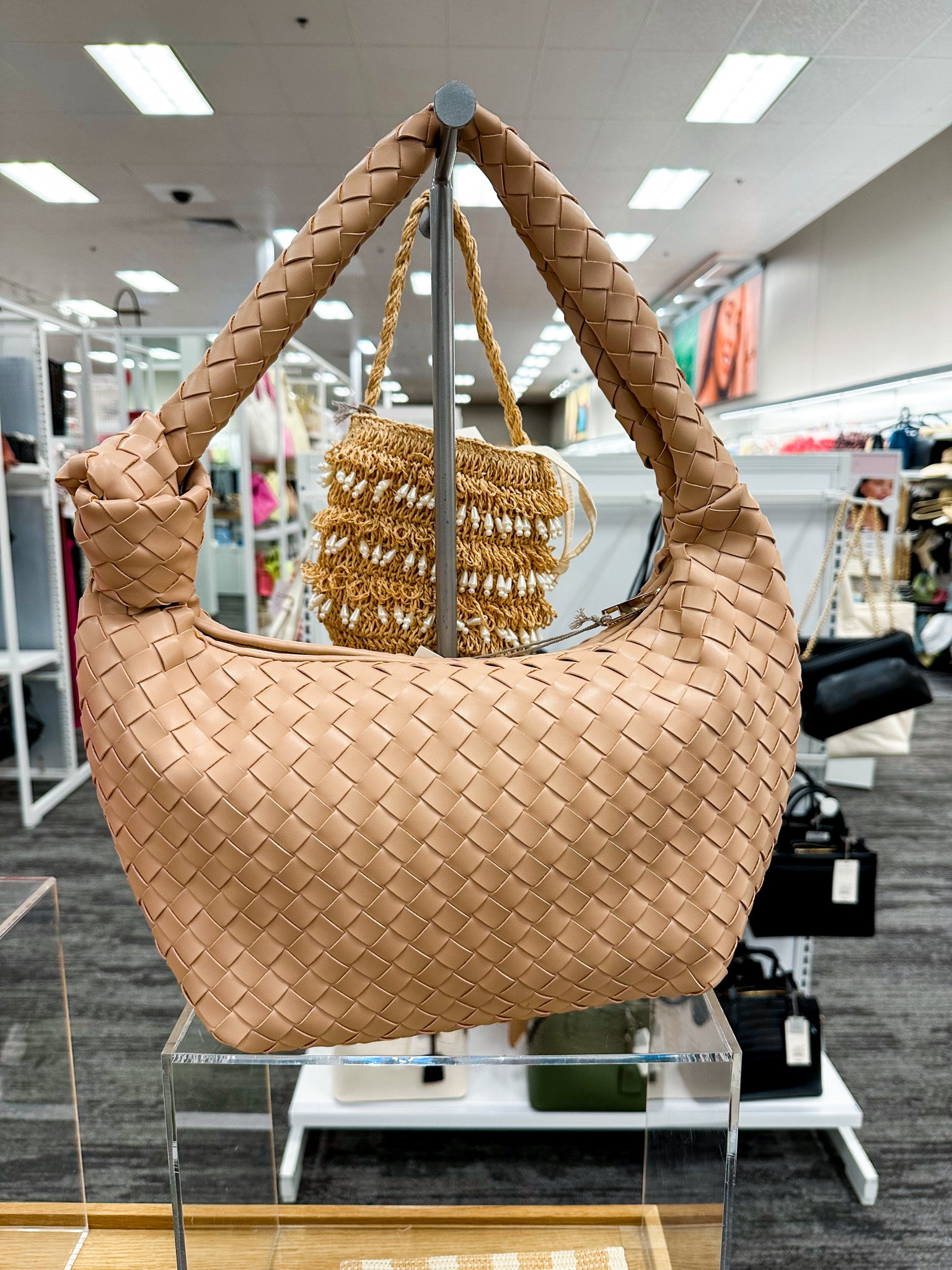 Grab this bag while it’s 30% off 

#LTKSaleAlert #LTKFindsUnder100 #LTKFindsUnder50