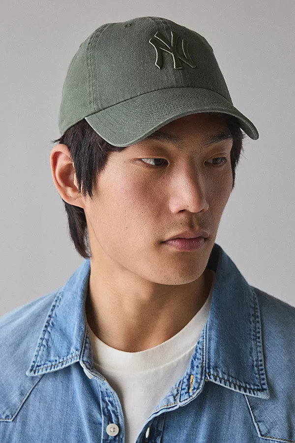 Mitchell & Ness MLB New York Yankees Tonal Logo Dad Hat | Urban Outfitters (US and RoW)