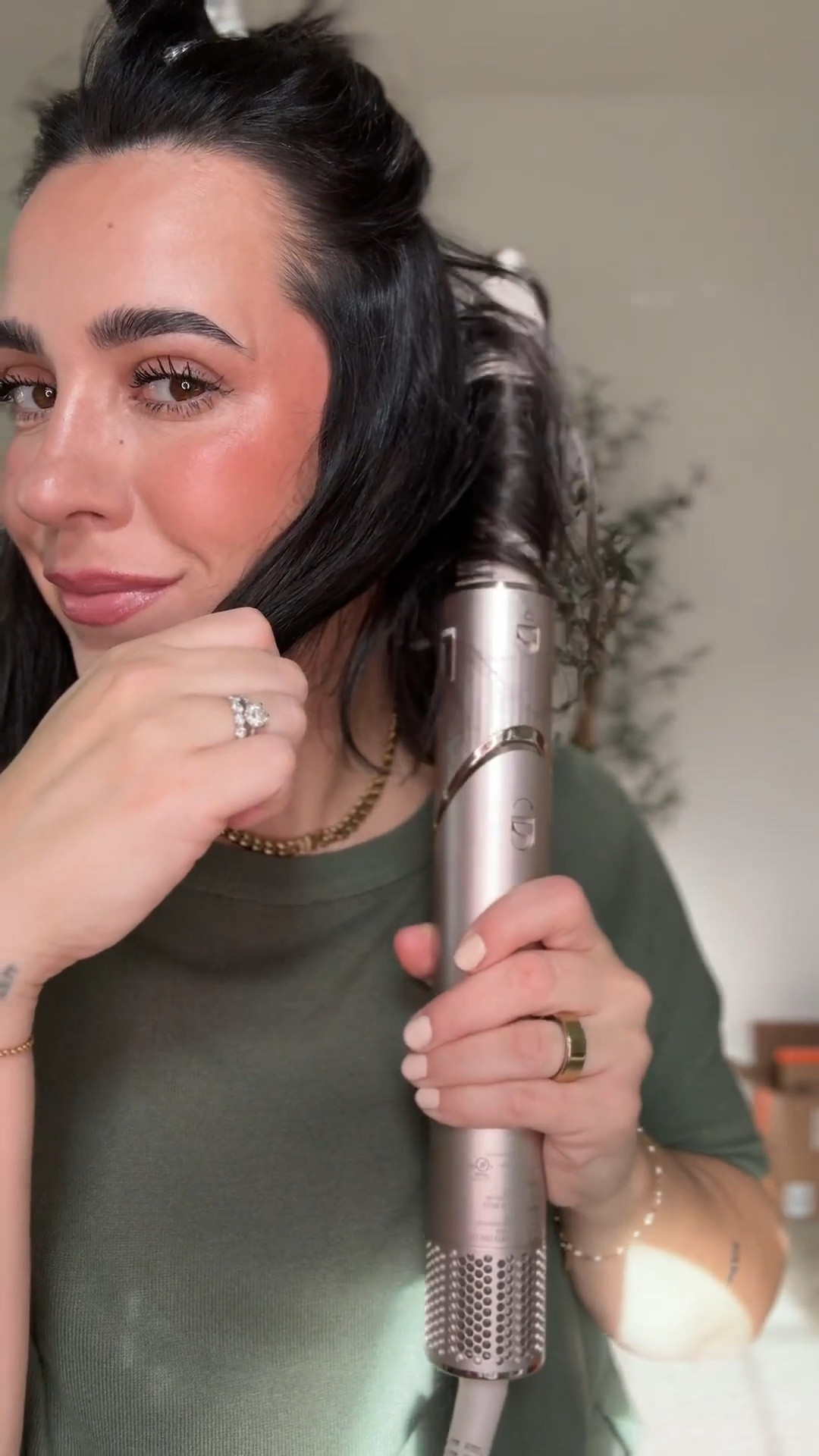 How I get my bouncy blowout with my short hair and all my favorite products! I use the shark but the one linked from Amazon is honestly better 🤐 

Hair, short hair, blowout, Dyson dupe

#LTKBeauty #LTKWatchNow #LTKStyleTip