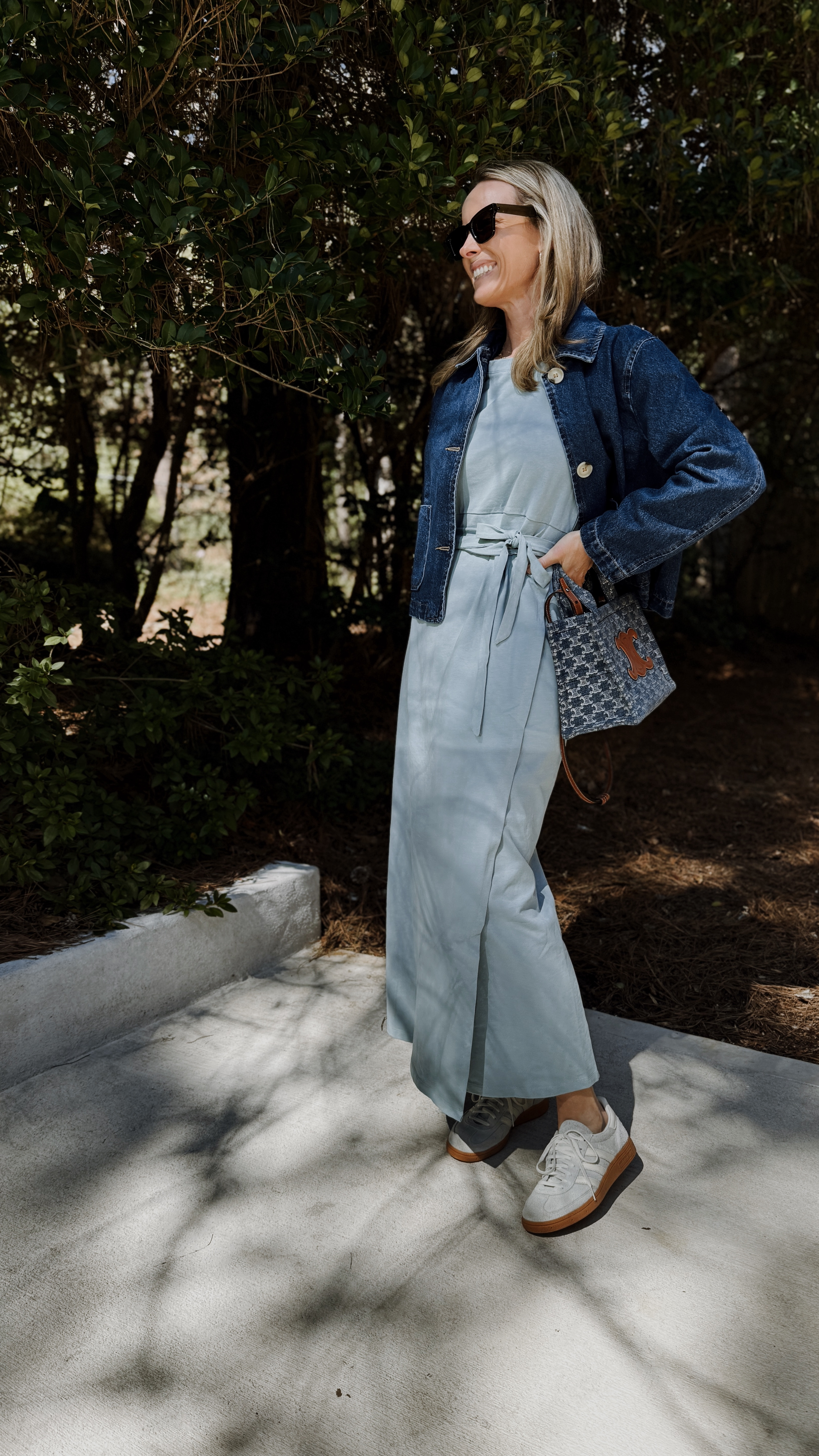 Spring Dressing is here ( for now! ) perfect weather day calls for the perfect tshirt dress 🩵 obsessed with the shape. Size small! 