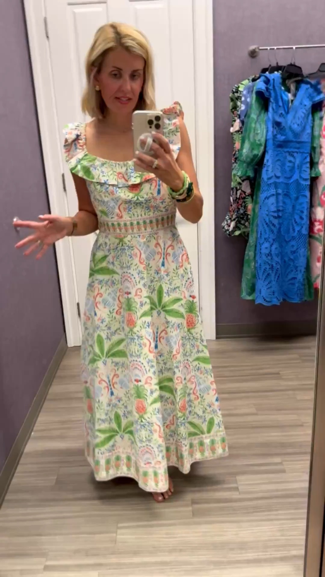 I came in here looking for this print and it is so good! I love the silhouette & mixed prints of this dress. I’m wearing a small but need an XS so definitely size down if between. ￼
*Use my code Catherine20 on A+B
*Use my code Mixandmatchmadness on Loopy



#LTKSeasonal #LTKSaleAlert #LTKstorytime