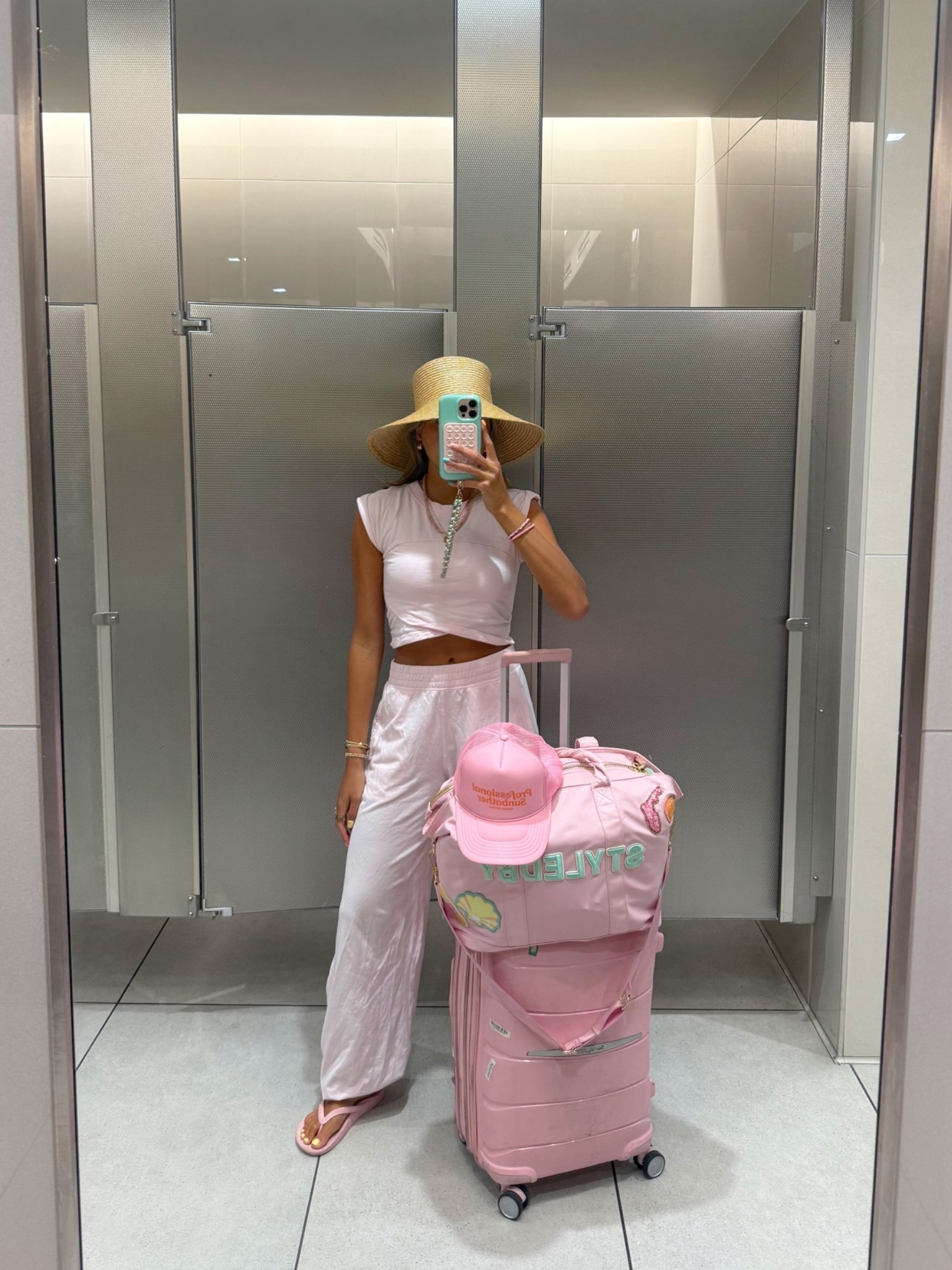 Go to travel day outfit that I’ve been wearing 3 x a week ⭐️✈️

#LTKootd #LTKTravel