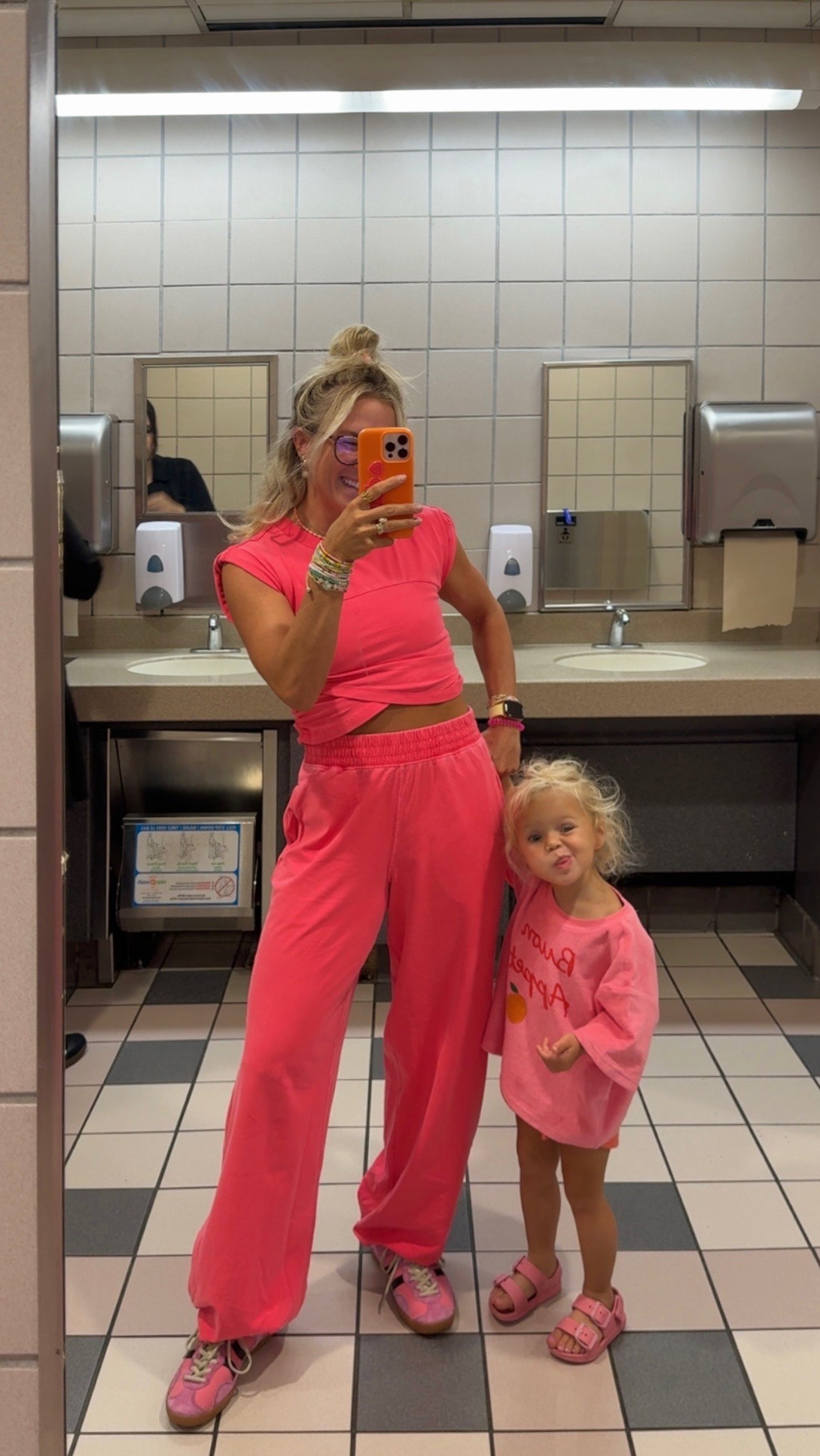 Travel ootd 💗✈️

#LTKFamily #LTKStyleTip #LTKTravel