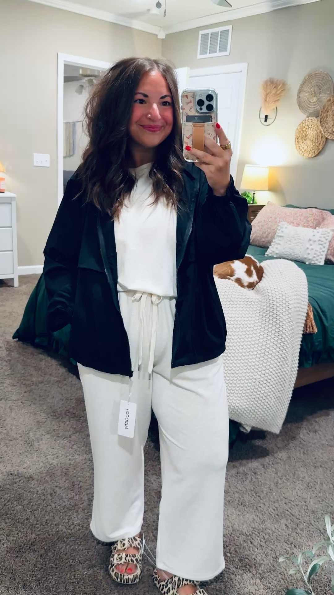 The definition of easy style 🤍 this two piece set looks put together with minimal effort!

sandals: fit true to size // wearing a 5
set: fits oversized // wearing an XL
jacket: fits true to size // wearing an XL 

 

#LTKootd #LTKMidsize