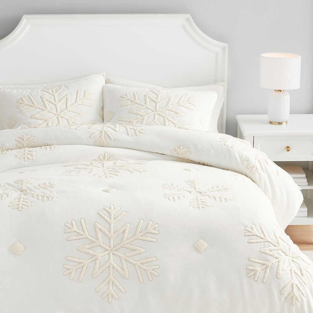 Snowflake Quilt, Twin/Twin XL, Ivory | Pottery Barn Teen