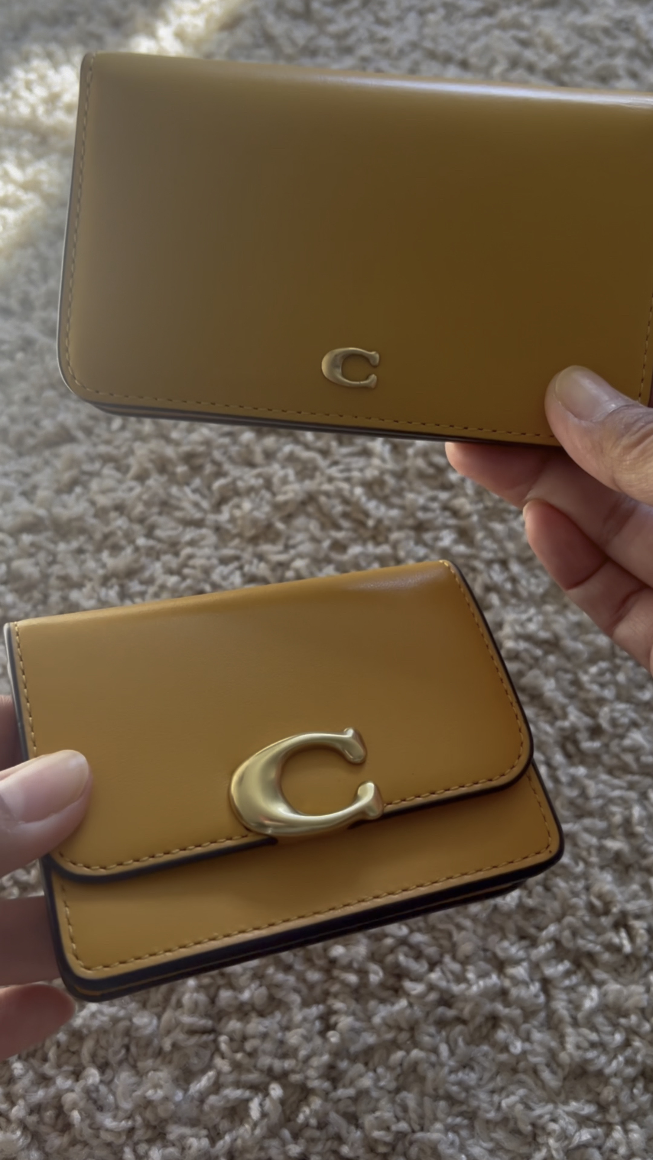 Current favorite wallets! So compact, yet still has the functionality.



#LTKGiftGuide #LTKitbag #LTKVideo