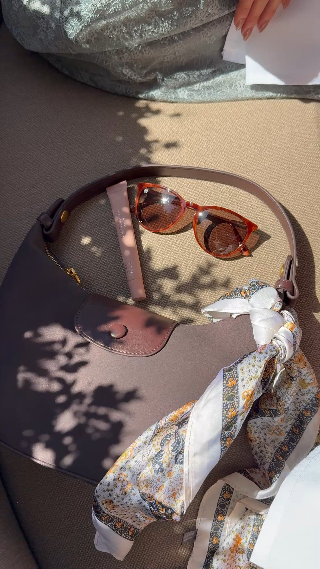 These sunglasses look $$ but are so affordable!

Accessories, fall style, fall finds