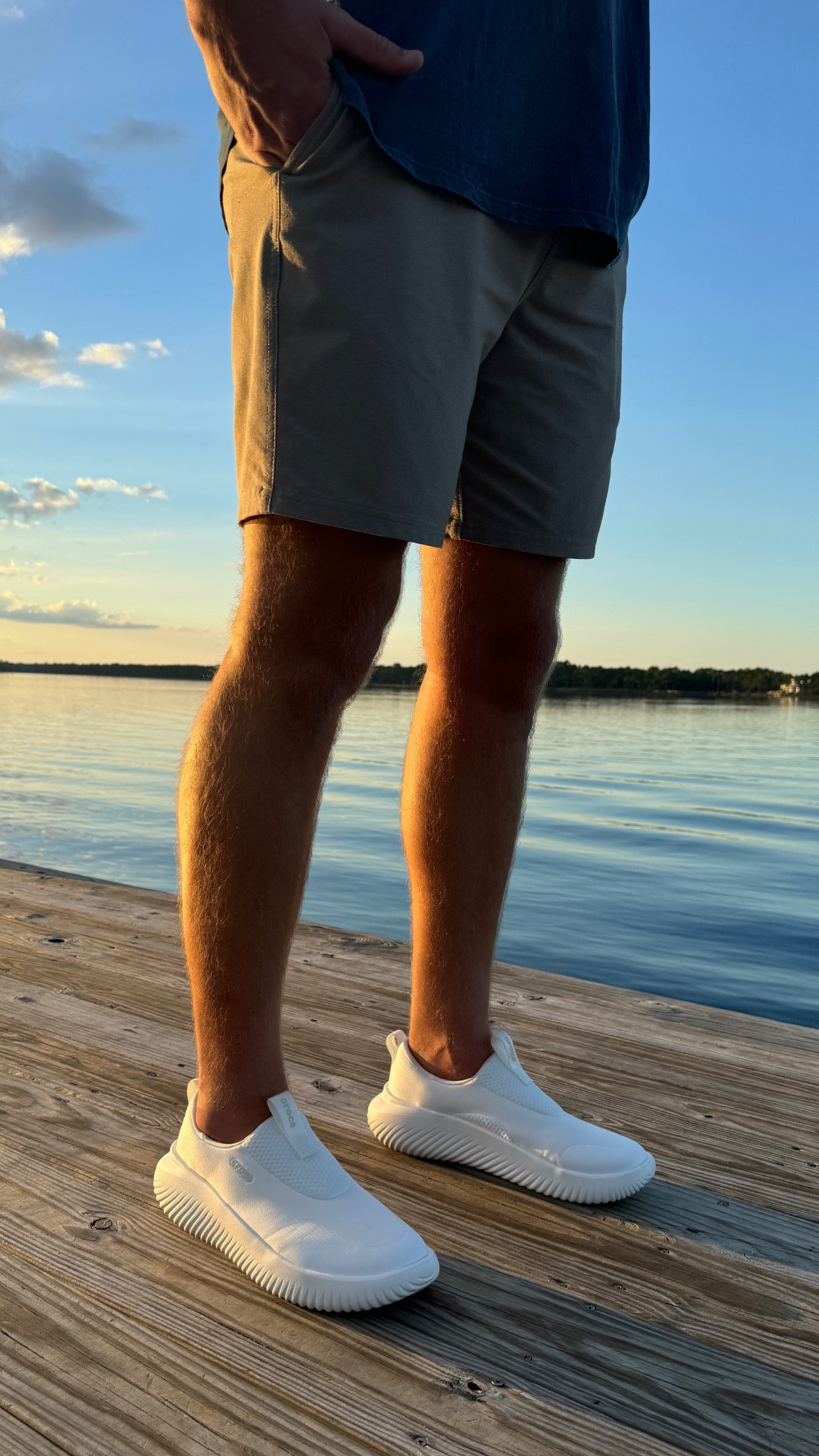 love wearing these insanely comfy Mellow Ease slip ons from Crocs after a long day. great for recovery & vibin the sleek aesthetic #GiftedbyCrocs #mellow #mellowrecovery