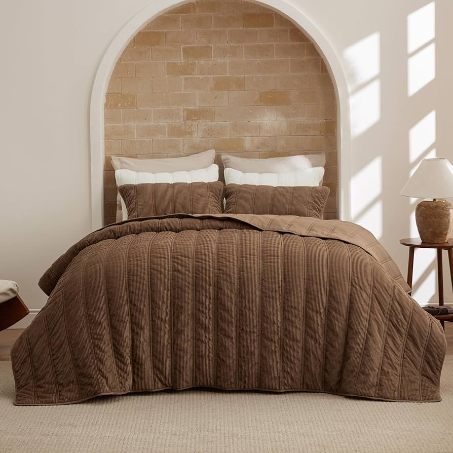 Bedsure Luxury Velvet Quilt King Size - Lightweight Velvet Brown Fluffy Comforter Set, Oversized ... | Amazon (US)