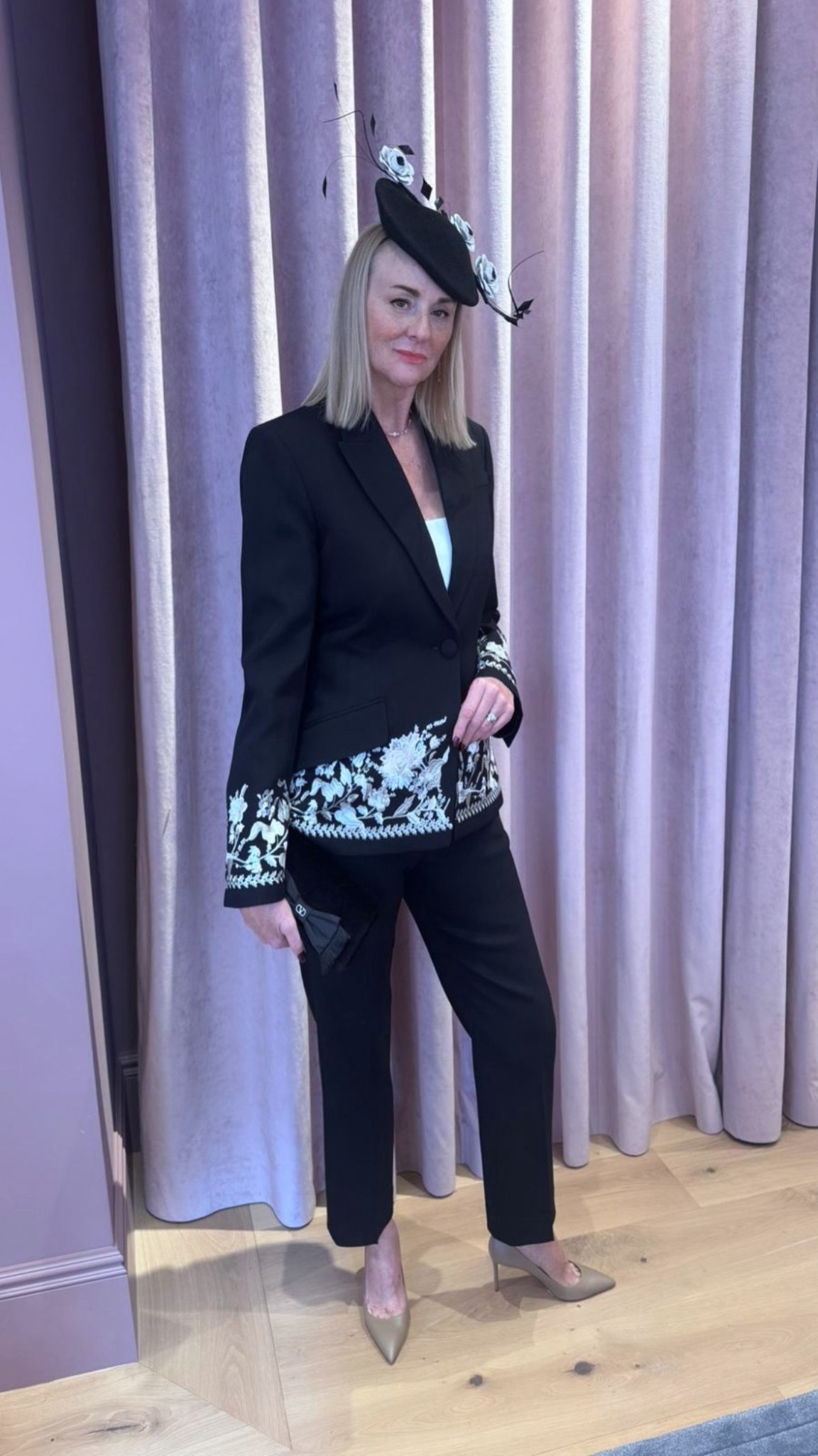 A wonderful suit for many occasions with a great cropped trouser to wear with a heel or flats. 

#LTKspring #LTKSeasonal