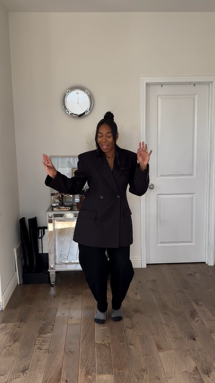 When wearing all black i like to add shape and texture to my outfit. 
Living this cinch waist  blazer from the A/W collectionn

Wearing sz M blazer 

#LTKFindsUnder100 #LTKSeasonal #LTKMidsize