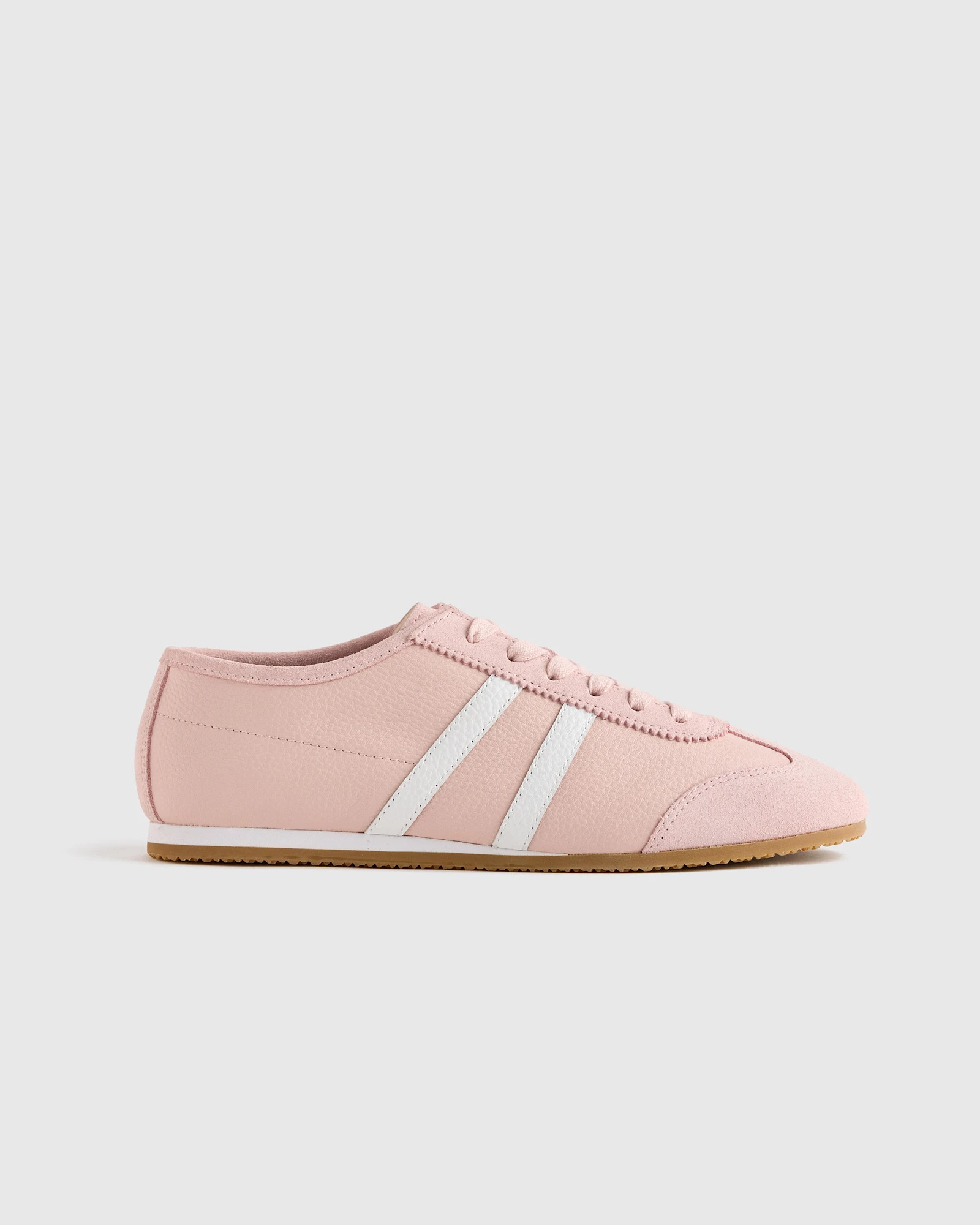 Quince | Women's Italian Leather & Suede Low Profile Sneaker in Black, Size 7.5 | Quince