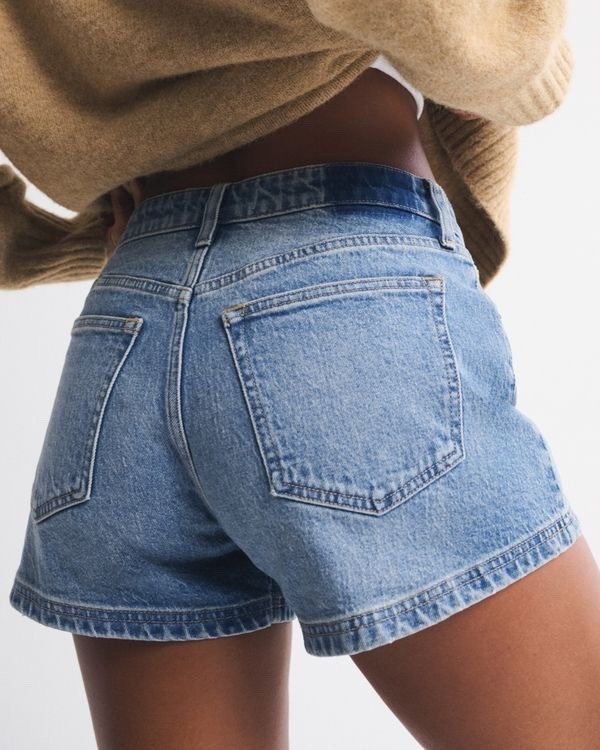 My fave mini shorts 💫
#summershorts #springoutfit #denimshorts

#LTKU #LTKootd