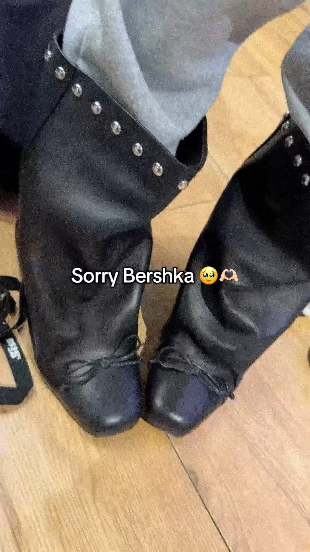 Shoe crush!! These black slouch boots with studs x

#LTKnederlands #LTKeurope #LTKFashionMonth