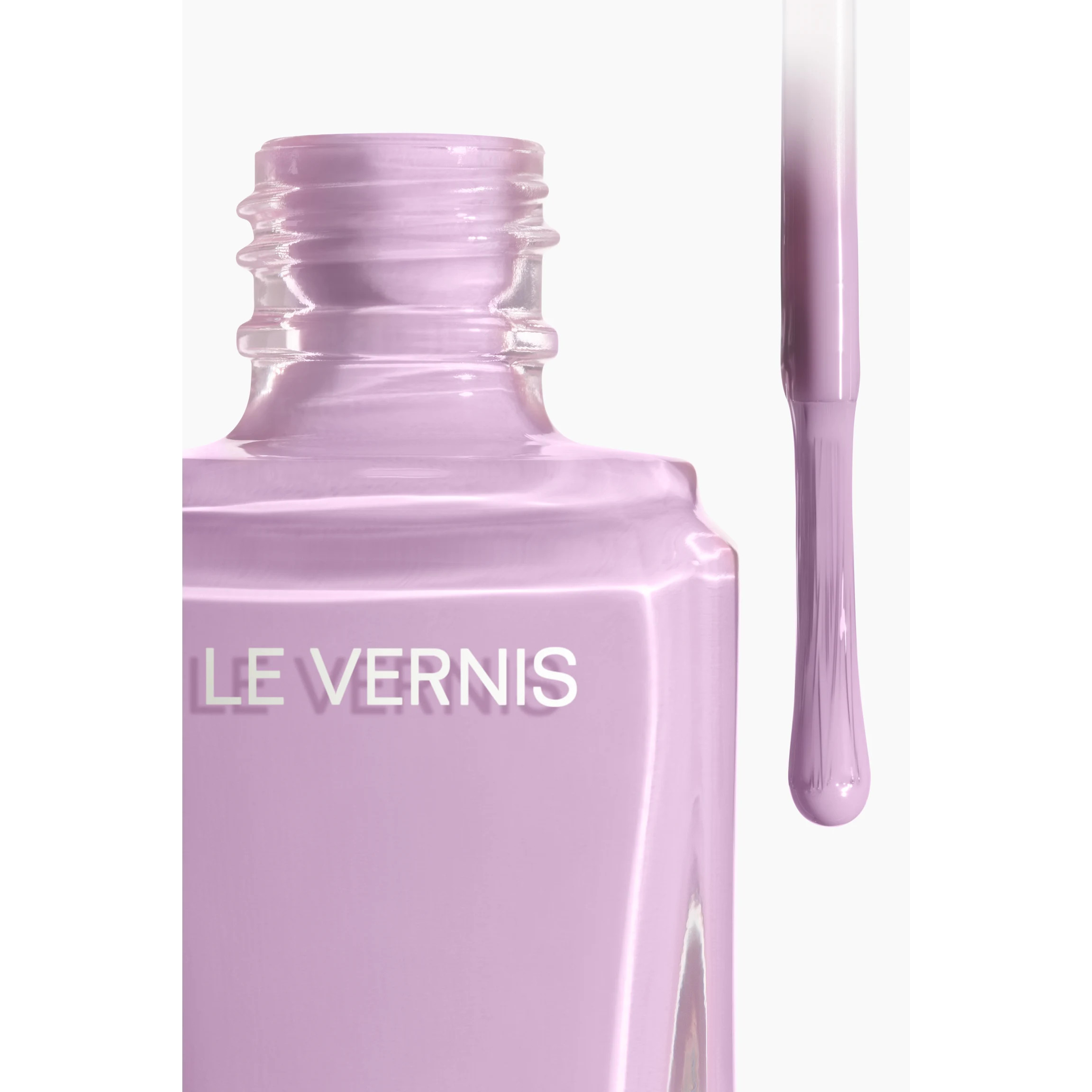 LE VERNIS Longwear nail colour 931 - Moon shell | CHANEL | Chanel, Inc. (US)