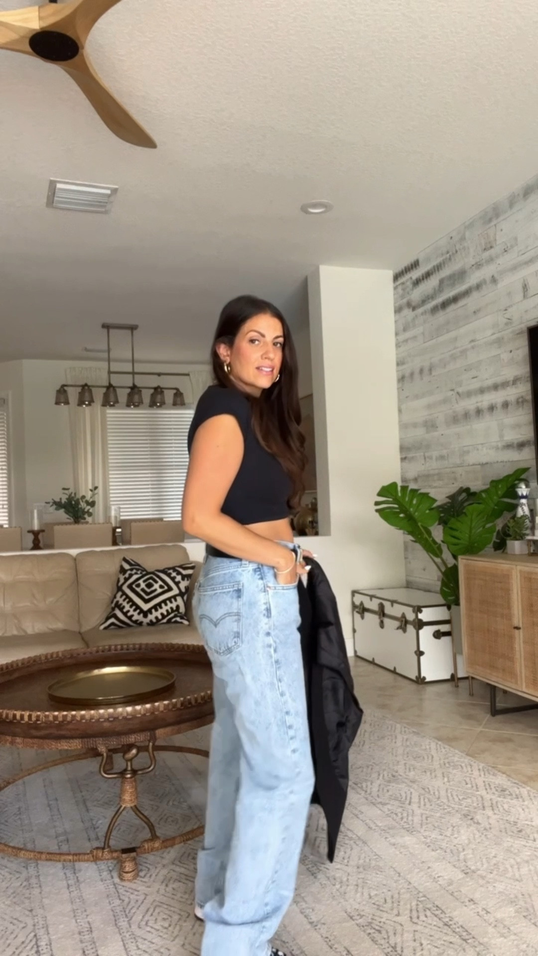 Low pro Levi’s jeans, run TTS. Wearing a 28. 

Amazon fashion crop top, runs TTS. Wearing a medium  

#LTKfindsunder50 #LTKstyletip