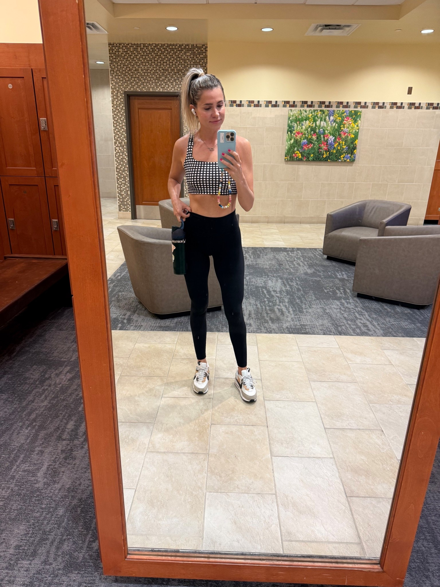 Top is part of a set. I love. Size: small

#LTKmomlife #LTKfitnessgoals #LTKootd