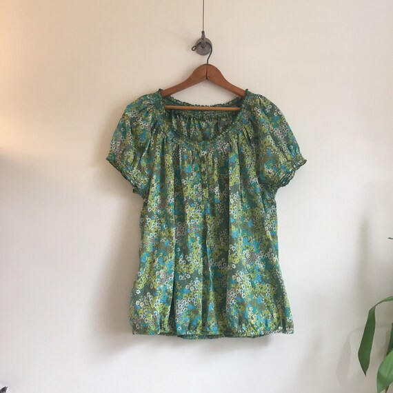 Vintage 60s 70s style floral blouse // OSFM // retro summer muumuu top // boho hippie festival | Etsy (US)