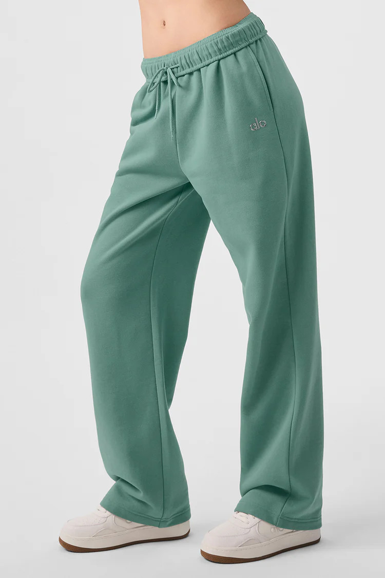 Accolade Straight Leg Sweatpant | Alo Yoga (US)