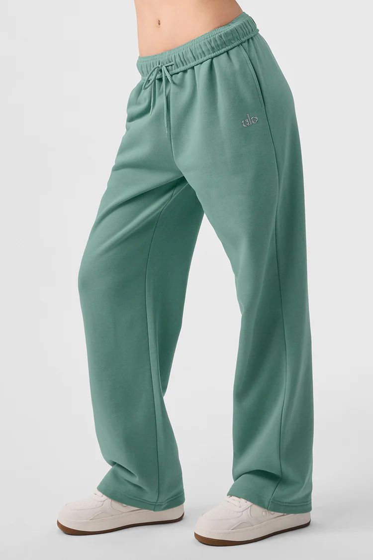 Accolade Straight Leg Sweatpant | Alo Yoga