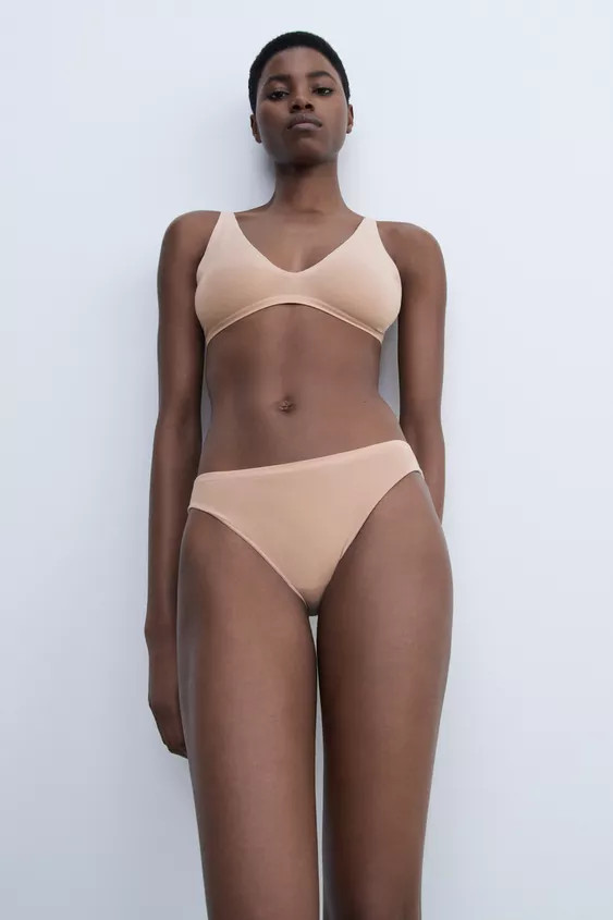 SEAMLESS TRIANGLE BRALETTE | Zara US