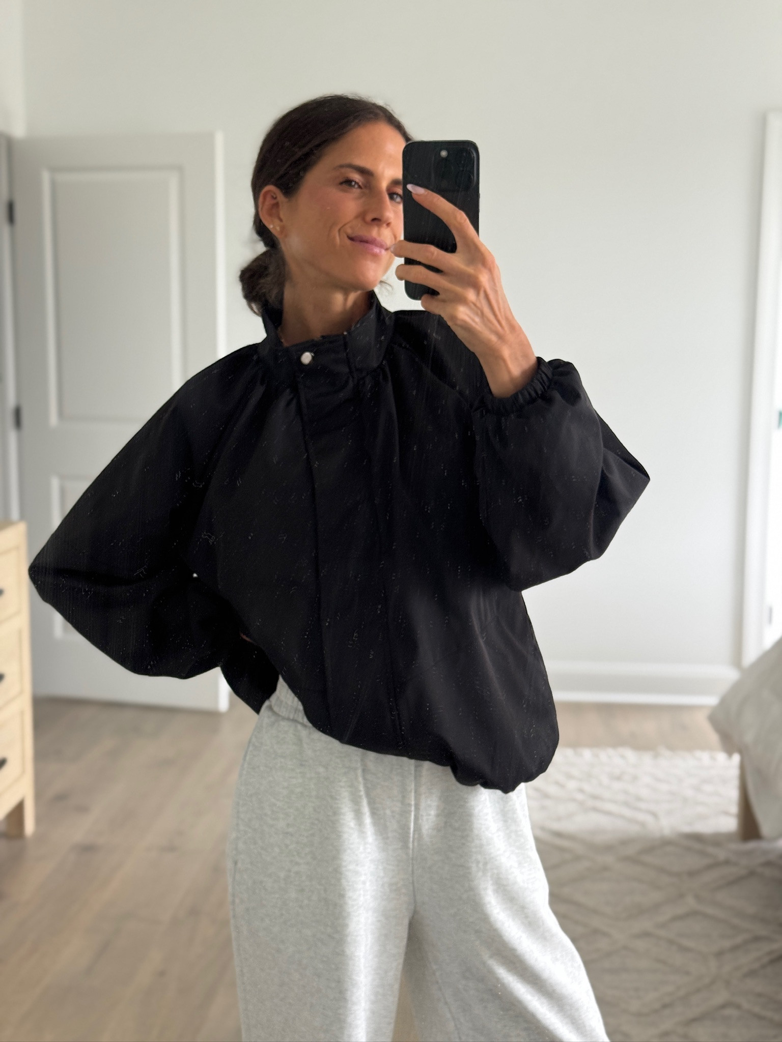 Proof that comfy can still be cute 🖤 This lightweight pullover with relaxed sweats is the kind of easy fall outfit I want to live in. Perfect for errands, school drop-off, or a cozy day at home!

#LTKSeasonal #LTKmomlife #LTKootd