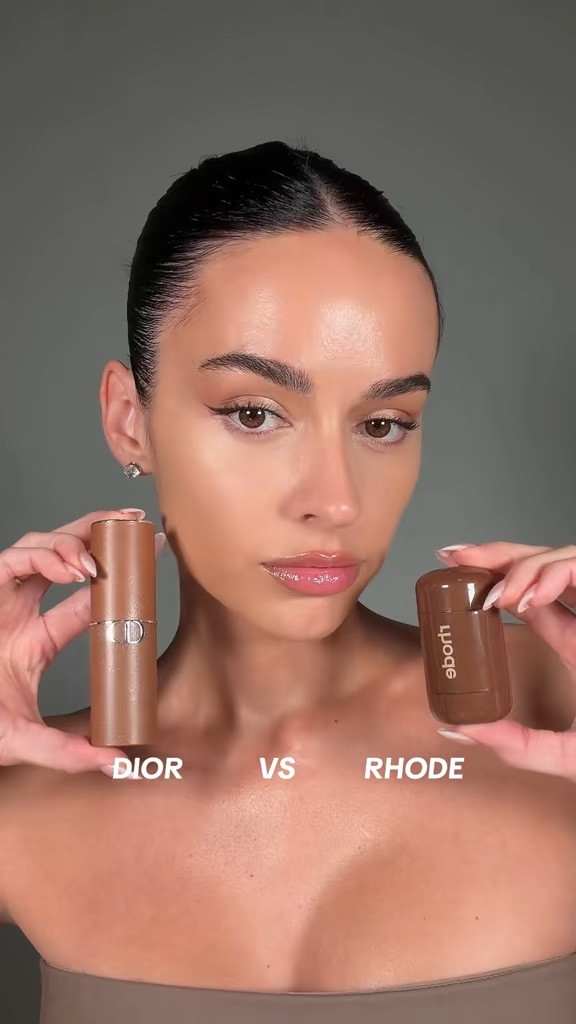 Which side do you prefer? ✨battle of the bronzers🤎
 #makeup #makeuptutorial #bronzer #makeupcomparison #rhode #rhodebronzer #newmakeup #viralmakeup