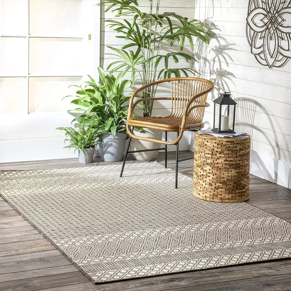 nuLOOM Frontier Striped Lattice Indoor/Outdoor Area Rug, 8' x 10', Light Grey | Amazon (US)