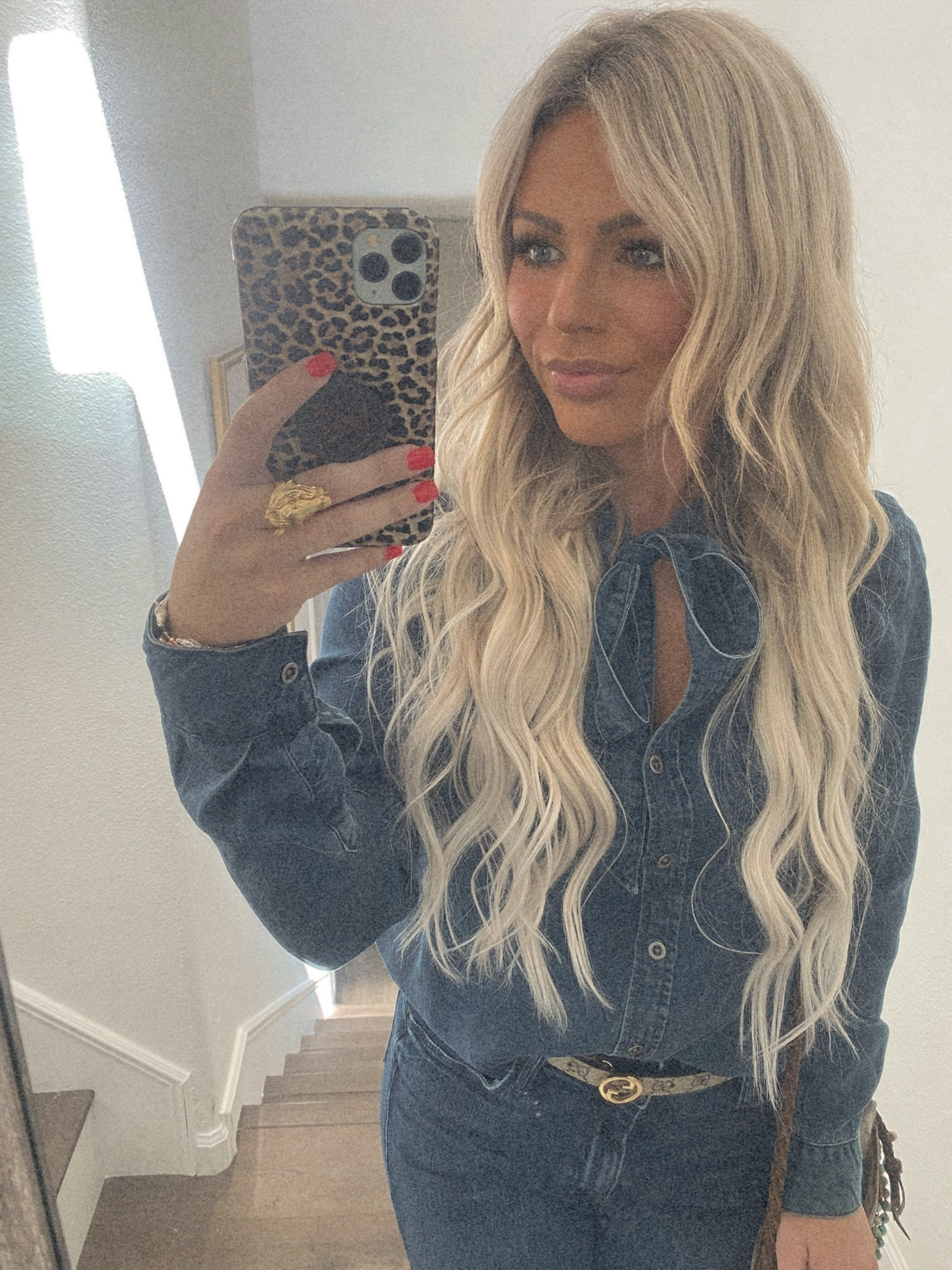 Top: Small
Jeans: 27 (Runs small, size up)

Rails, Mother Denim, Kendra Scott Yellow Rose 

#LTKStyleTip