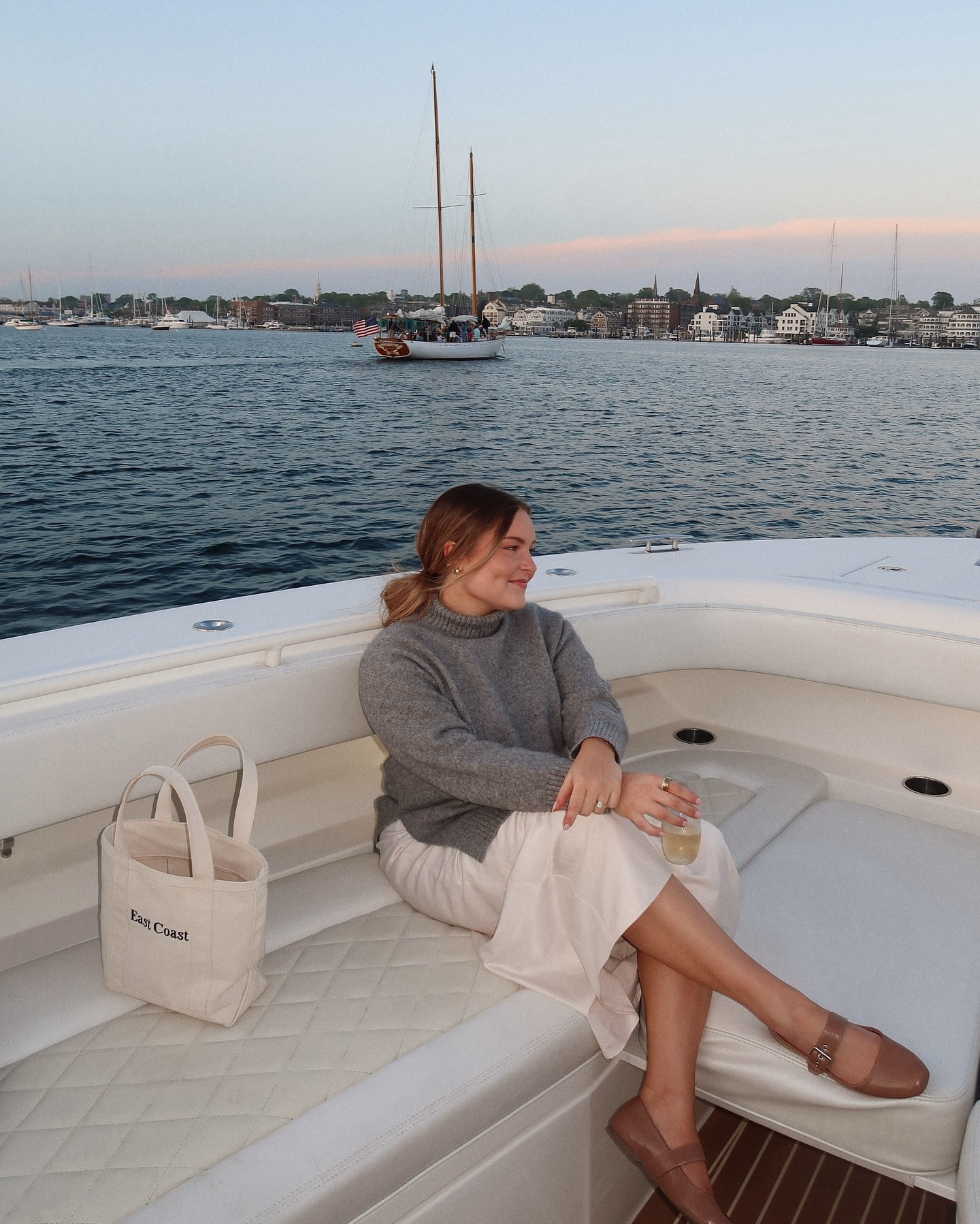 loves a sunset cruise 🥂