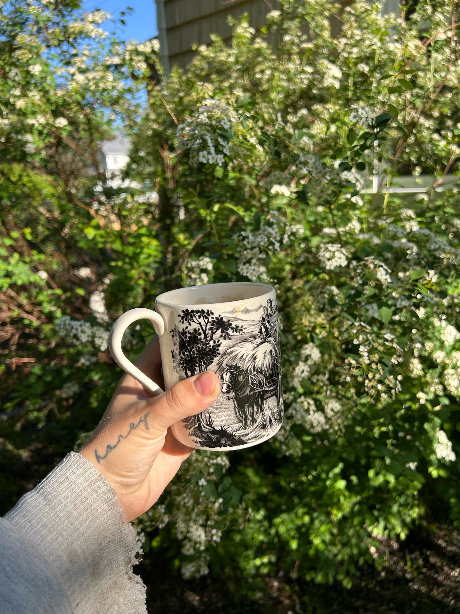 My vintage English mug 🖤🤍 

#LTKMothersDay #LTKdayinmylife #LTKmomlife