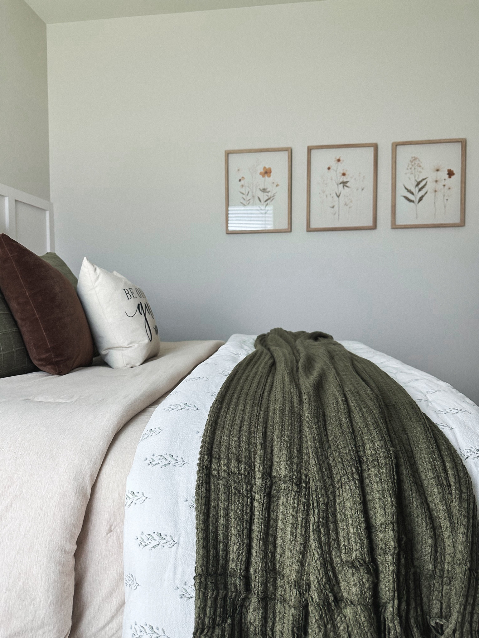 Love how much this room is coming together☺️

#target #amazon #tjmaxx 

#LTKFallSale #LTKSeasonal #LTKHome