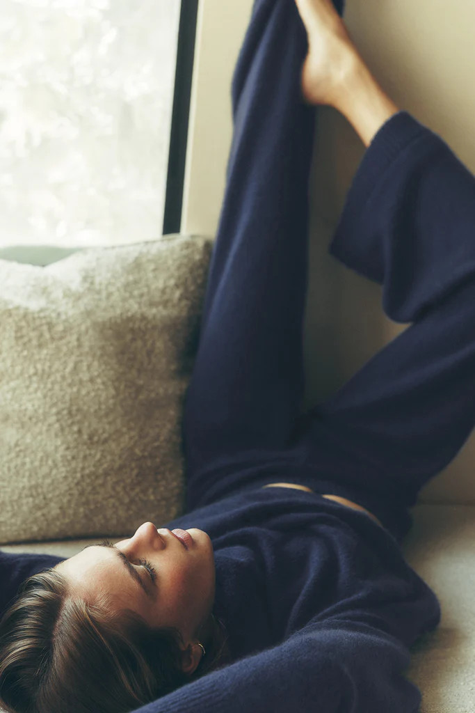 Wool Cashmere High-Waist New Class Wide Leg Pant | Alo Yoga (US)