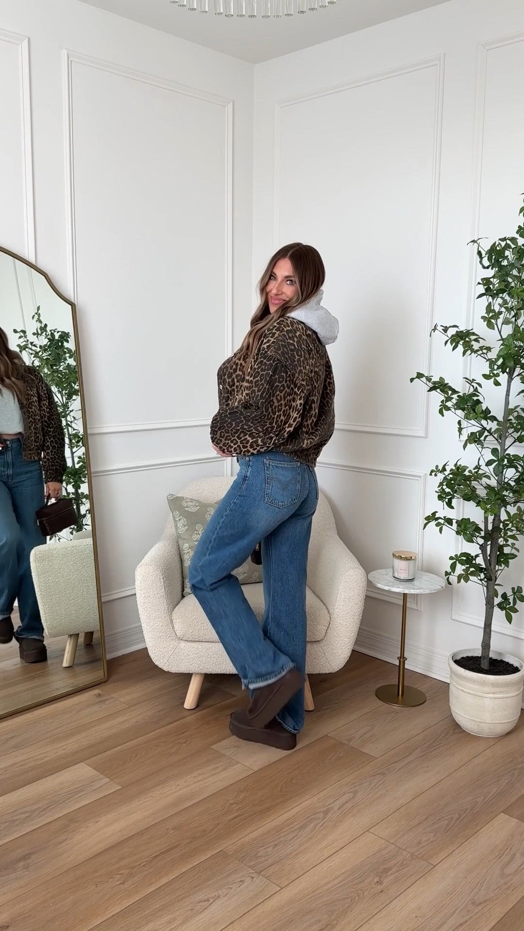 Jeans are “wrong medium” wash which sold out so I’d recommend either the other medium wash or the darker wash! I get the 34” inseam and I’m 5’7"