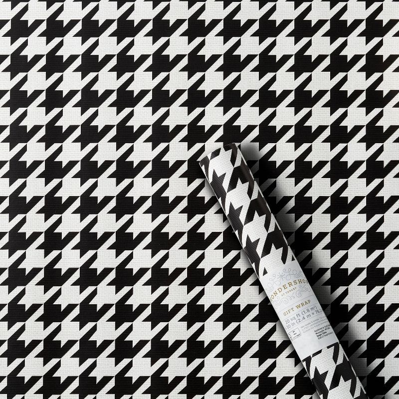 20 sq ft Houndstooth Gift Wrap Black/White - Wondershop™ | Target