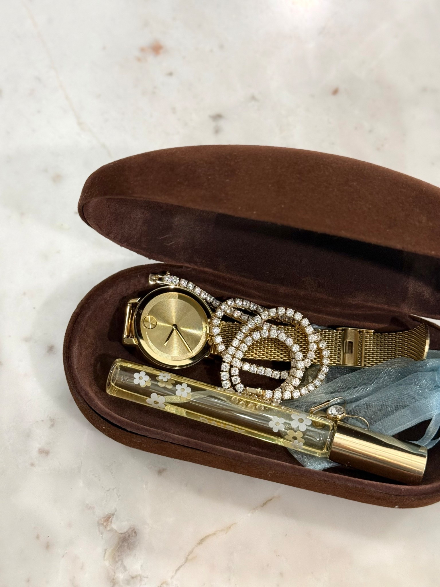 ✨

Sunglasses case
Jewelry storage
Purse organization
Tennis necklace
Tennis bracelet
Gold watch
Women’s watch
Movado watch
Modern watch
Tom ford sunglasses

#LTKBeauty #LTKgrwm #LTKdayinmylife